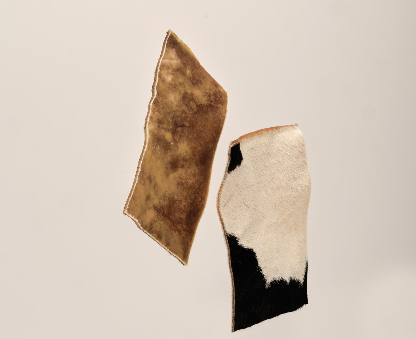 Produktbild av Njord chips.  Njord tuggben för hundar gjort av svensk nöthud med hår för berikning. Närproducerat och naturligt. Lufttorkat Långvarigt tugg. 
